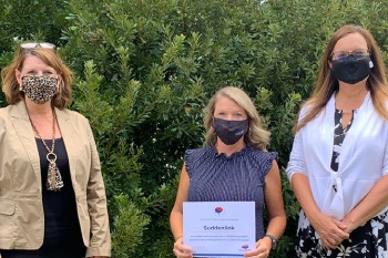  Altice photo with certificate